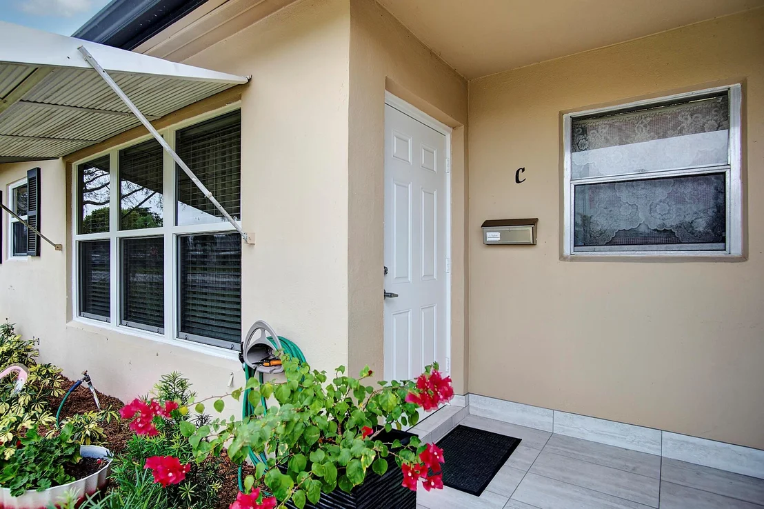 Photo of Unit C at 947 Circle Drive