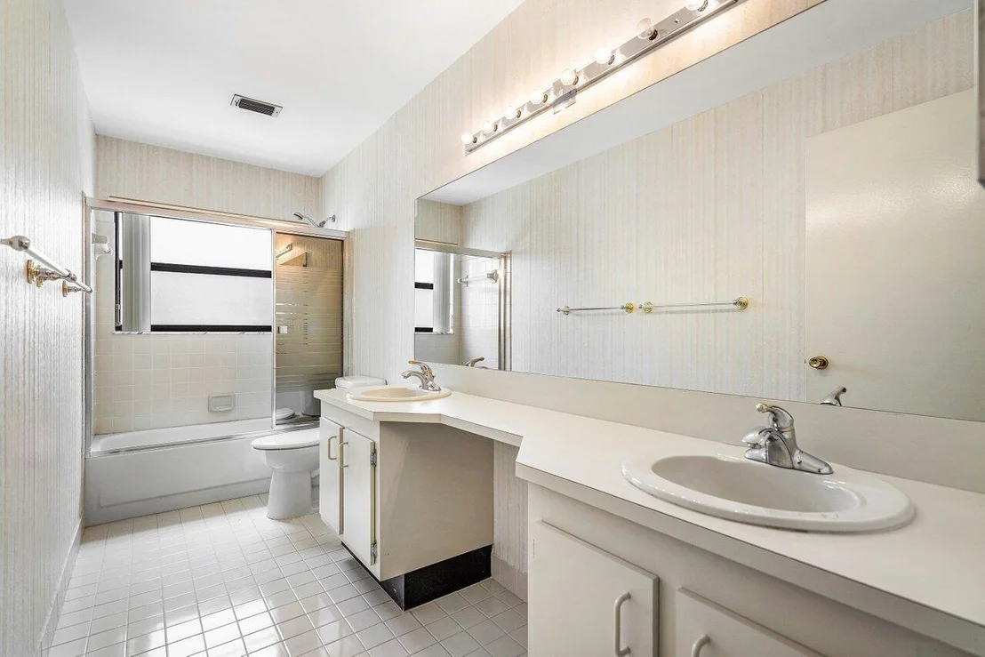Photo of 9439 Sun Pointe Drive