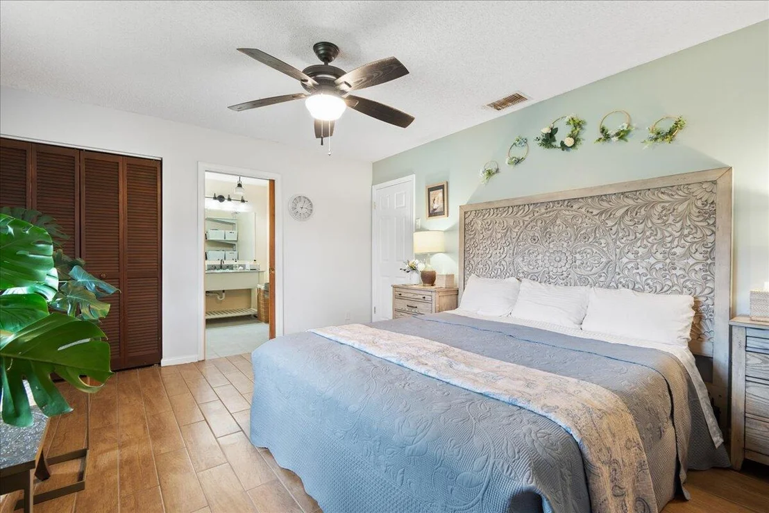 Photo of 12809 Sunset Boulevard