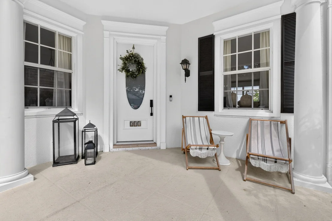 Photo of 213 NEW HAVEN Boulevard