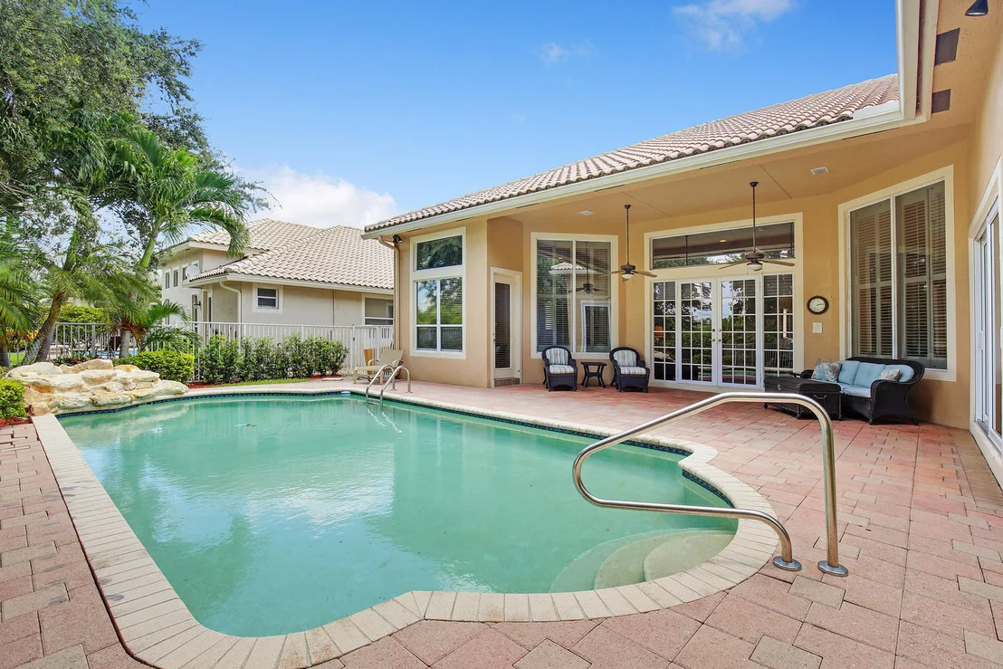 Photo of 21687 Fall River Drive