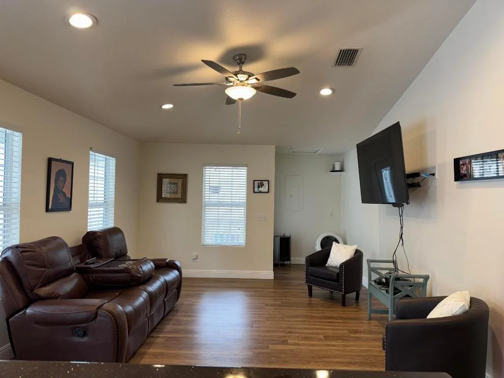 Photo of 2532 NW 33rd Avenue