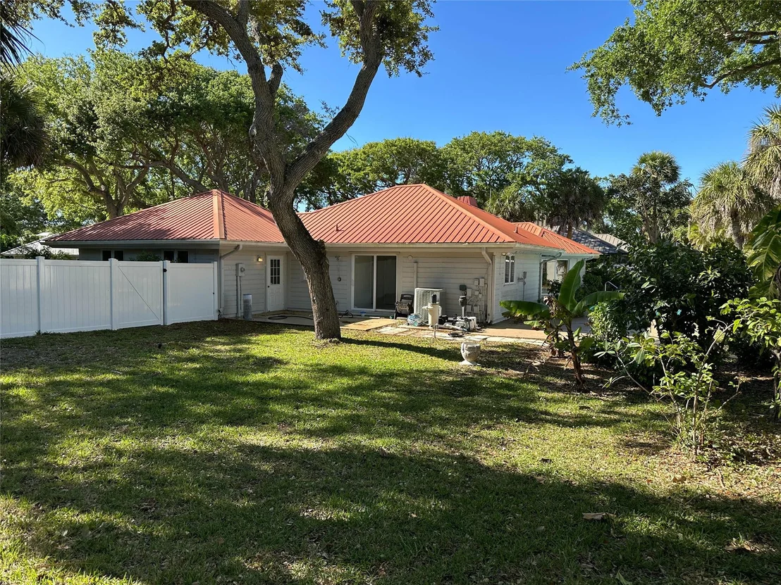 Photo of 1200 POITRAS Drive