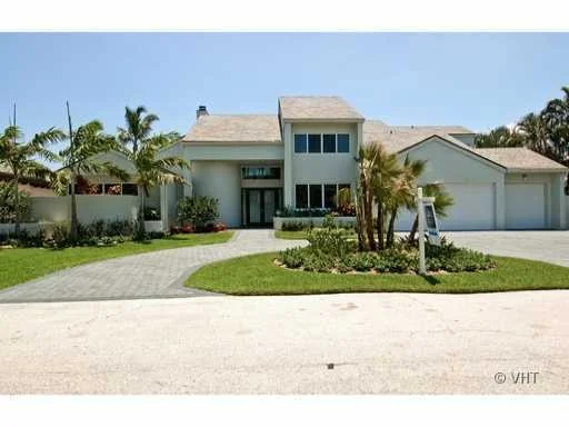 Photo of 906 Iris Drive