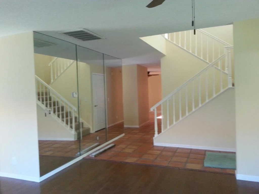 Photo of 6087 Dimond Street