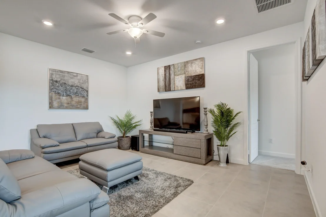 Photo of 1114 Whitcombe Drive