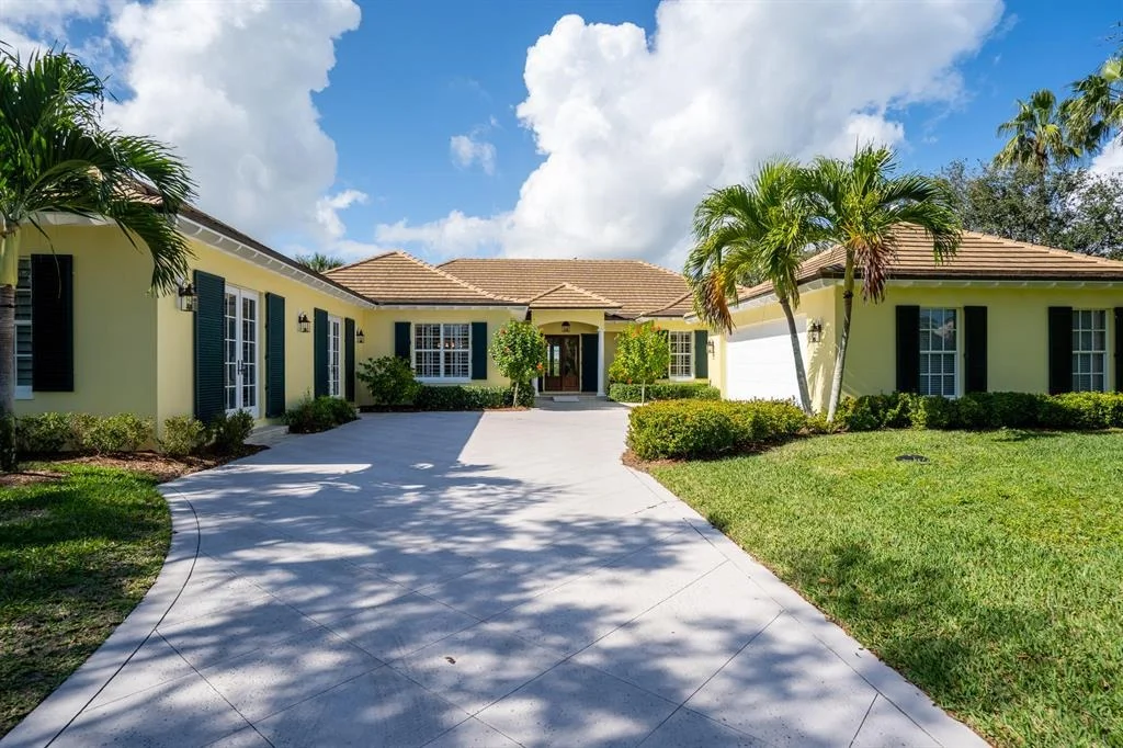 Photo of 547 White Pelican Circle