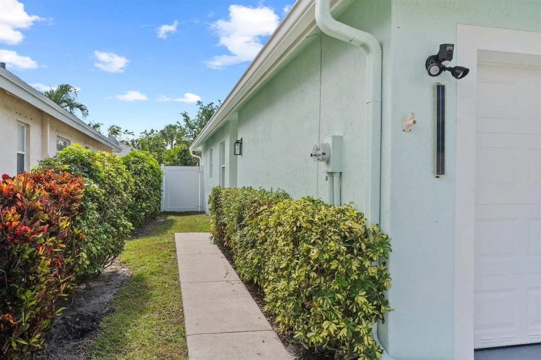 Photo of 151 Crystal Key Way