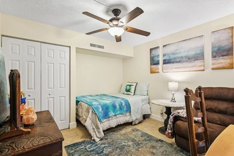Photo of Unit D at 7 Atrium Circle