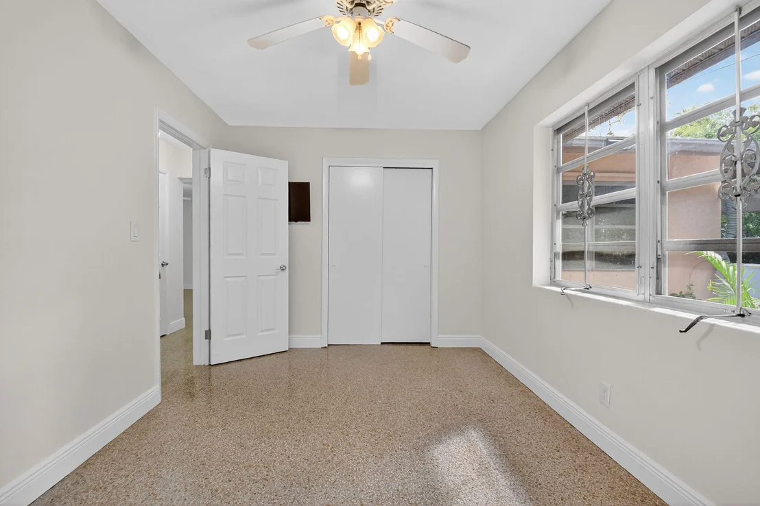 Photo of 702 Sunset Drive