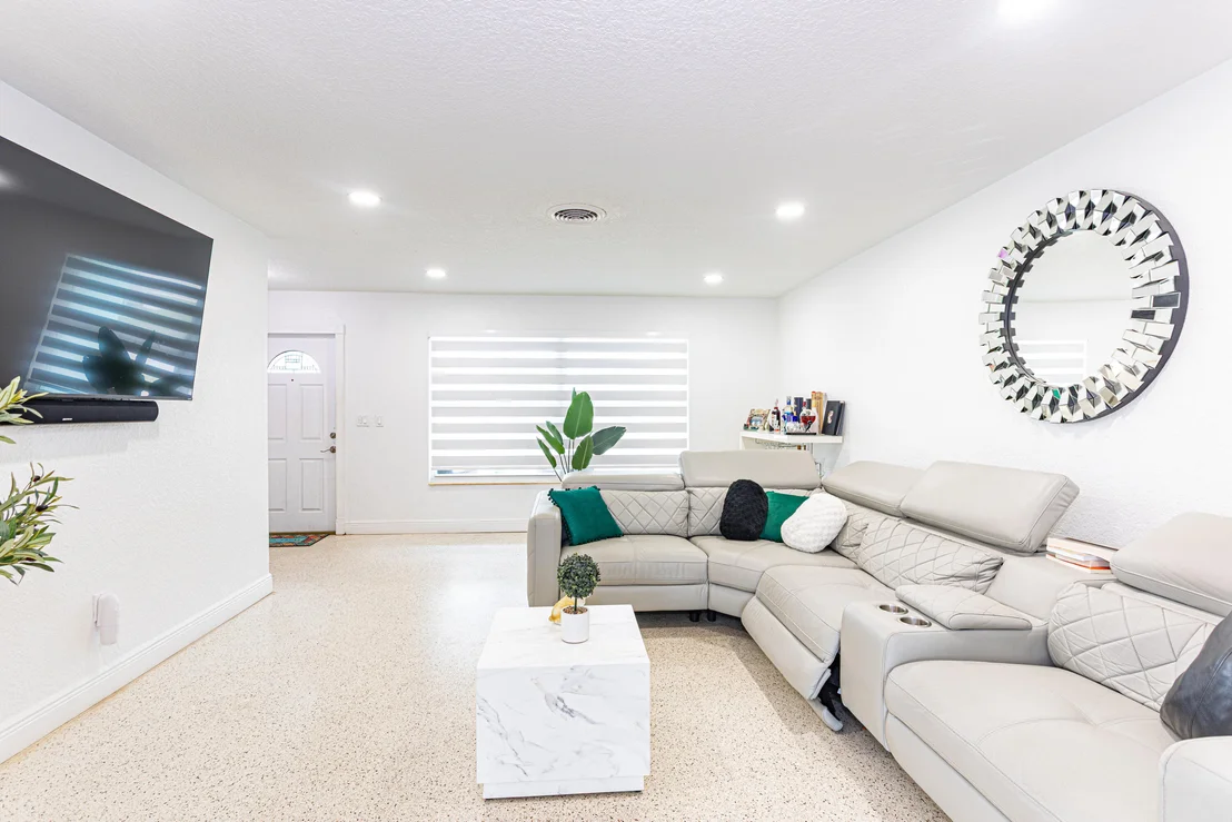 Photo of 2395 Edgewater Drive