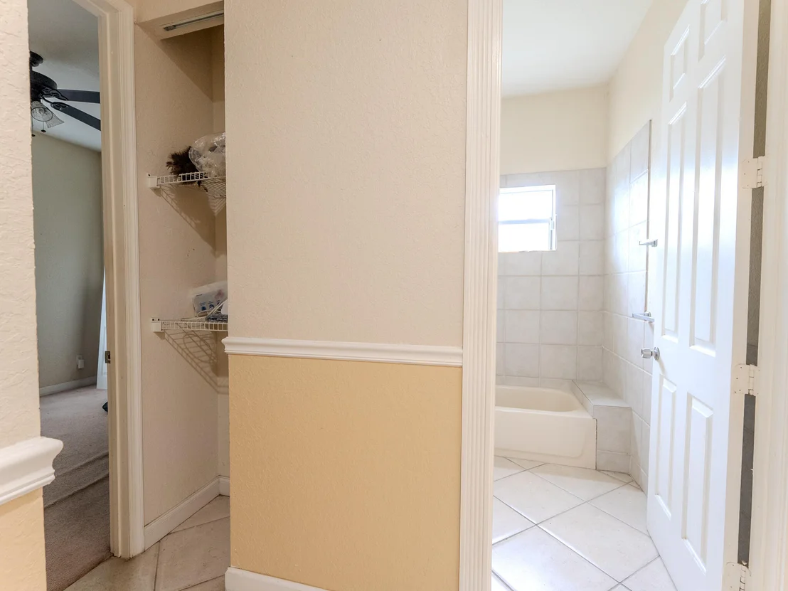 Photo of 409 NW 9th Avenue