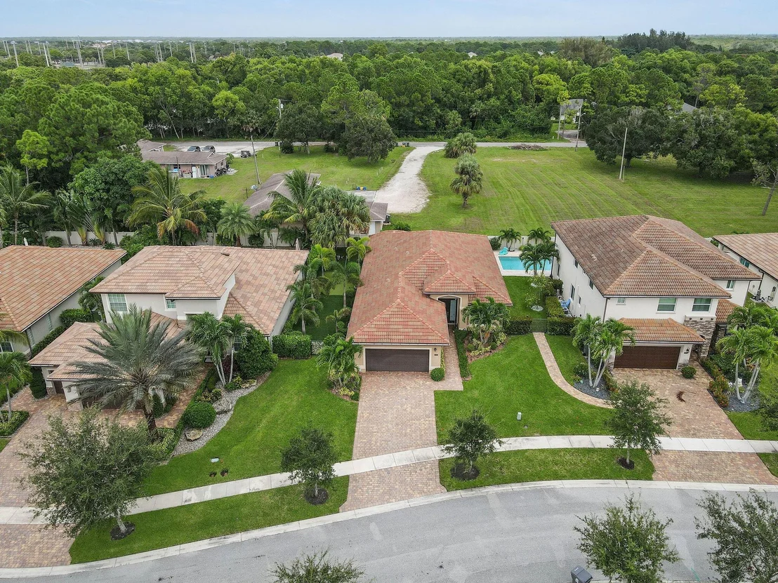 Photo of 7139 Limestone Cay Road