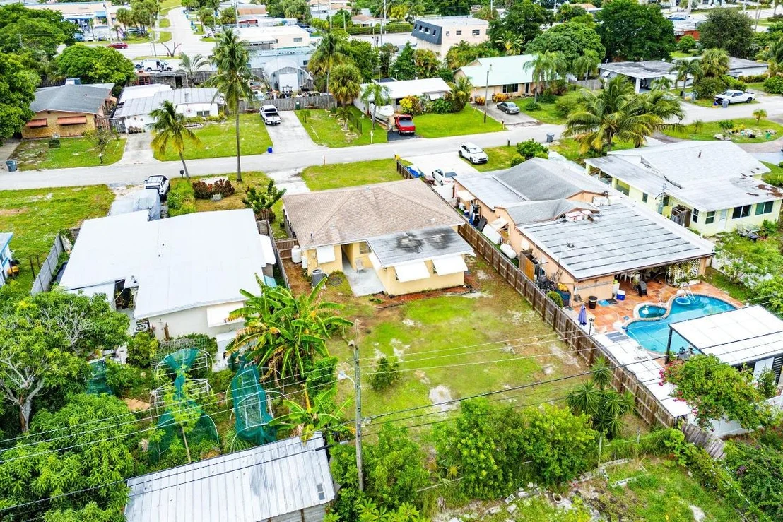 Photo of 1084 James Road