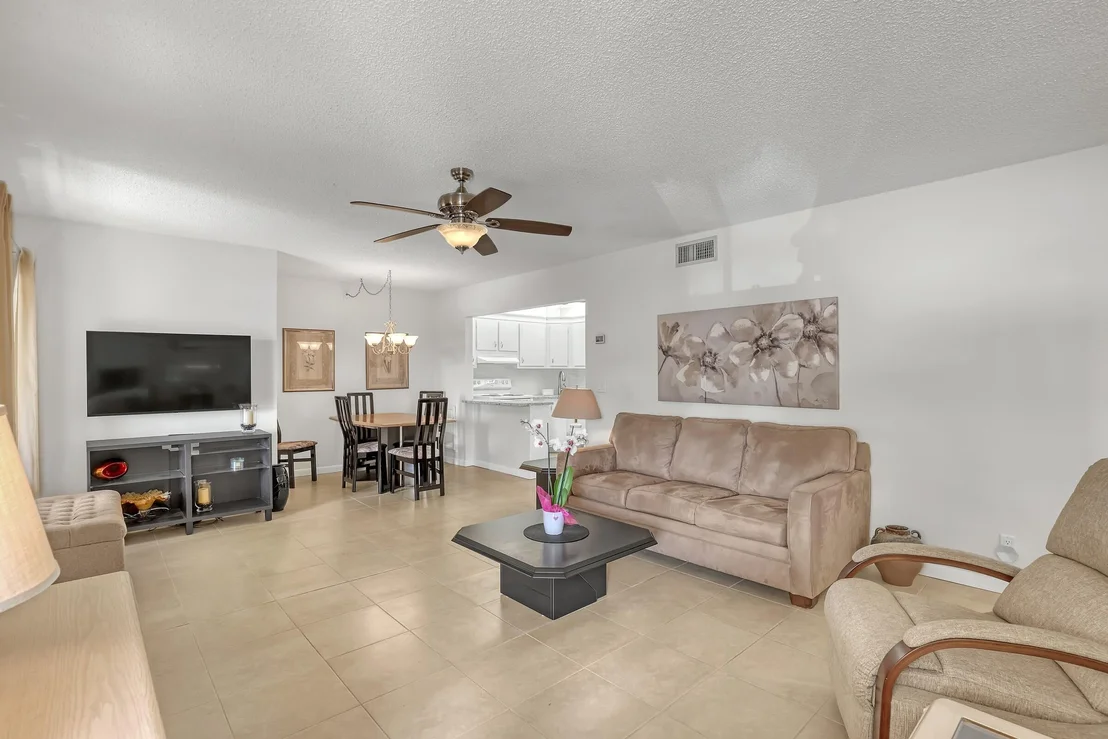 Photo of Unit D2 at 337 Pine Ridge Circle
