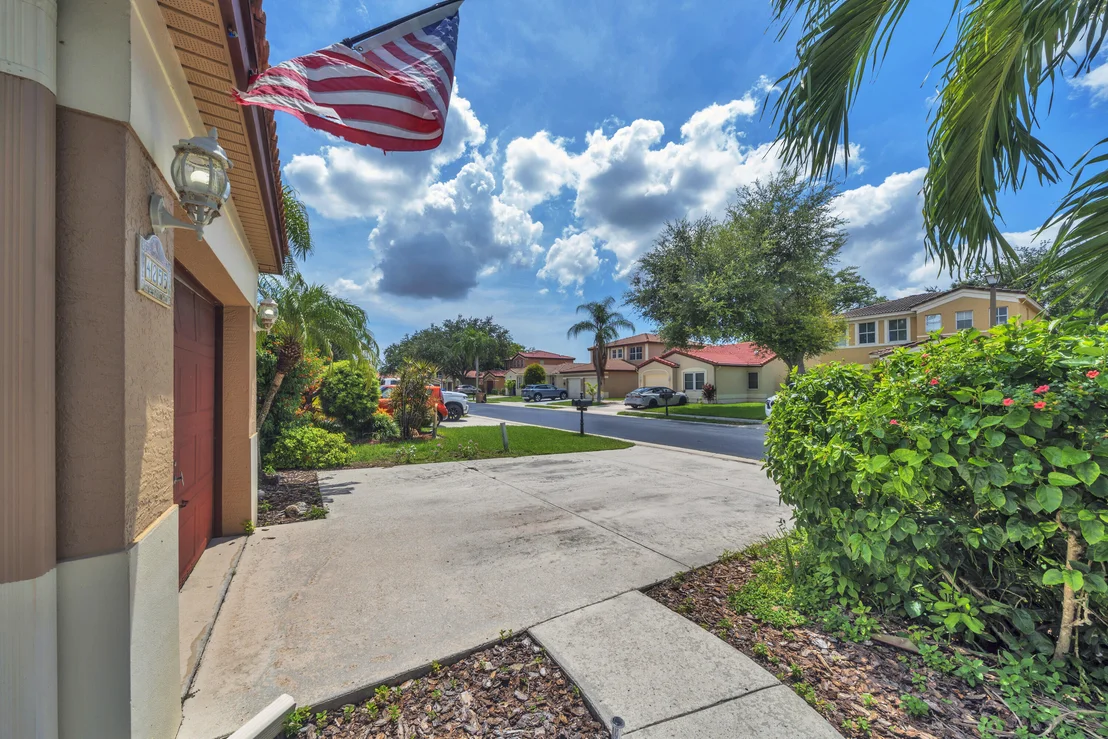 Photo of 4255 NW 1st Drive