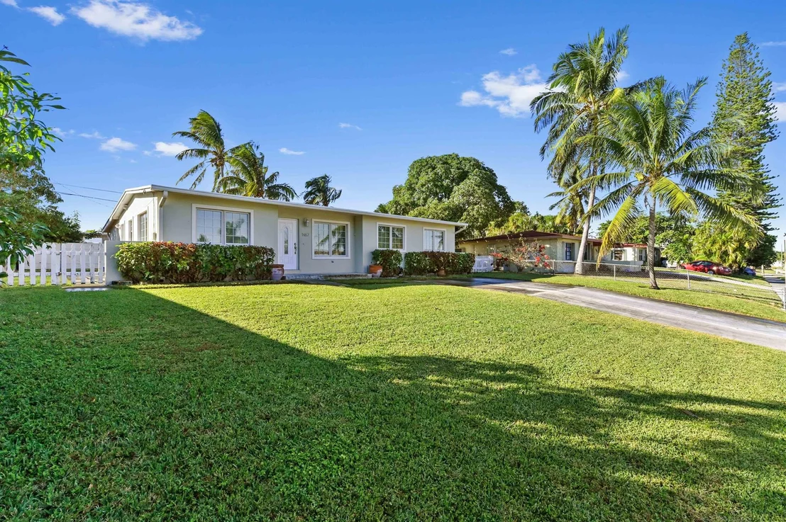 Photo of 1467 Cochran Drive