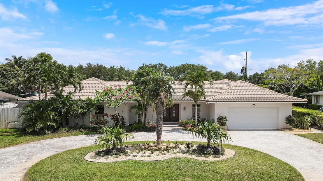 Photo of 316 River Drive