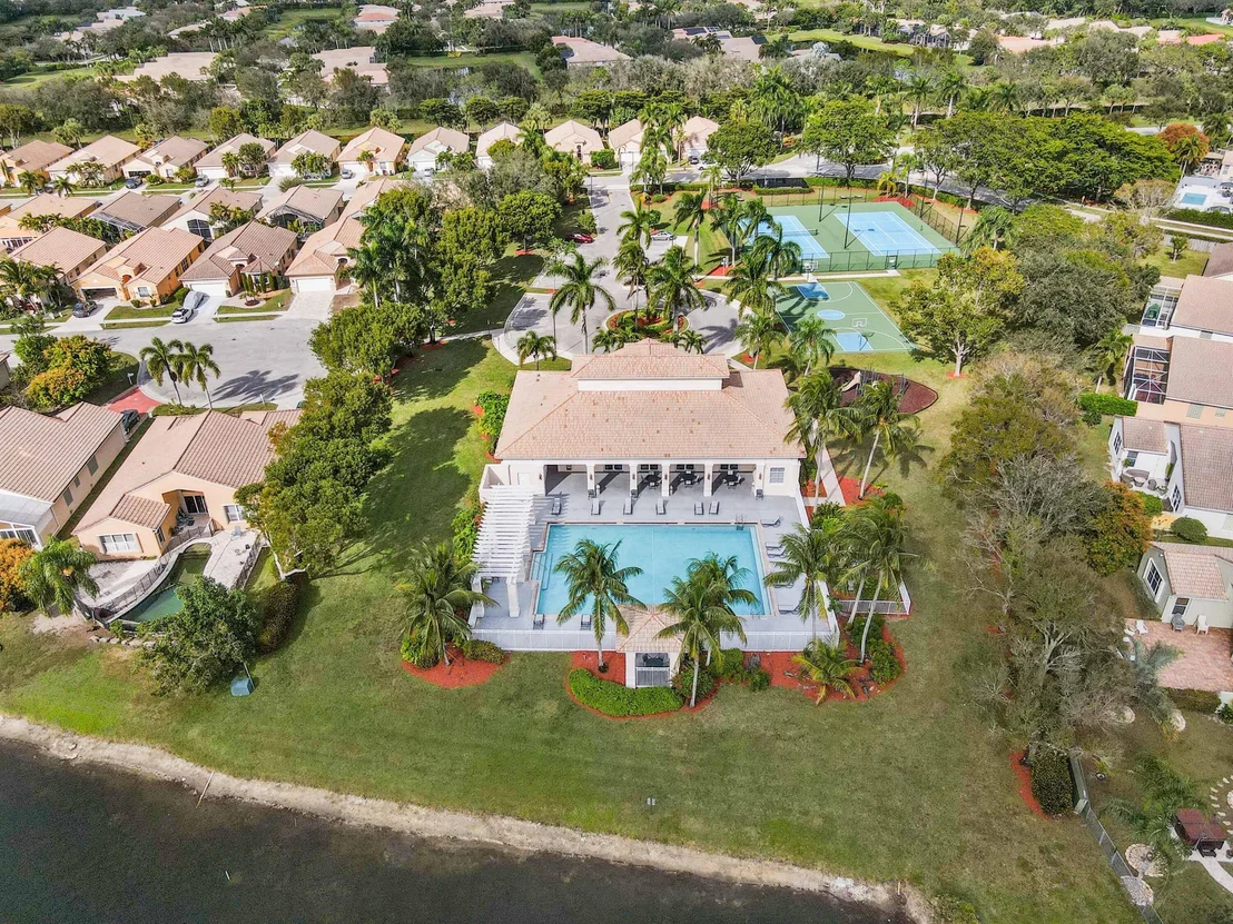 Photo of 9520 Lago Drive