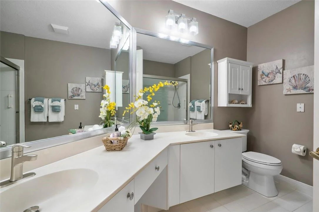 Photo of Unit 203 at 7847 Exeter Boulevard