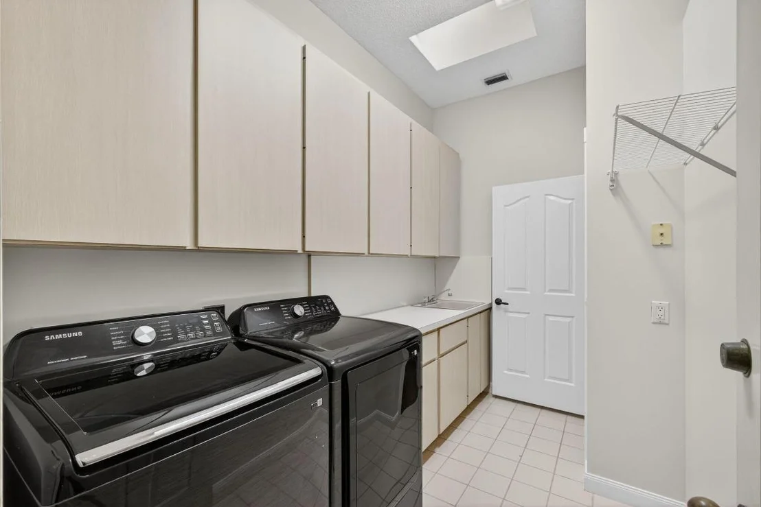 Photo of 130 S Hampton Drive