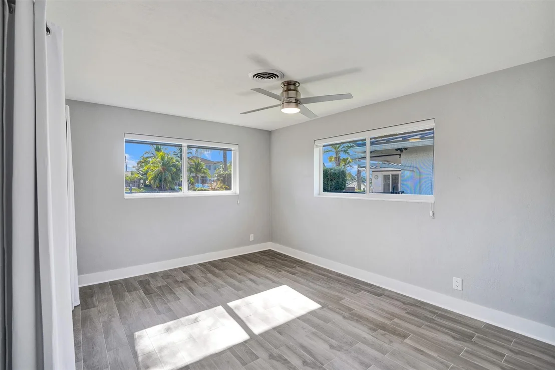 Photo of 850 SE 7th Avenue