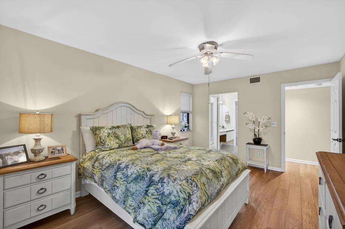 Photo of Unit F at 2041 Keystone Drive