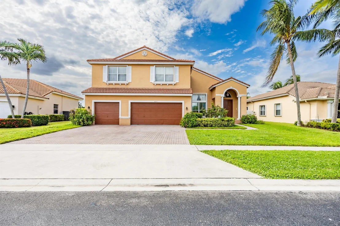 Photo of 6145 Indian Forest Circle