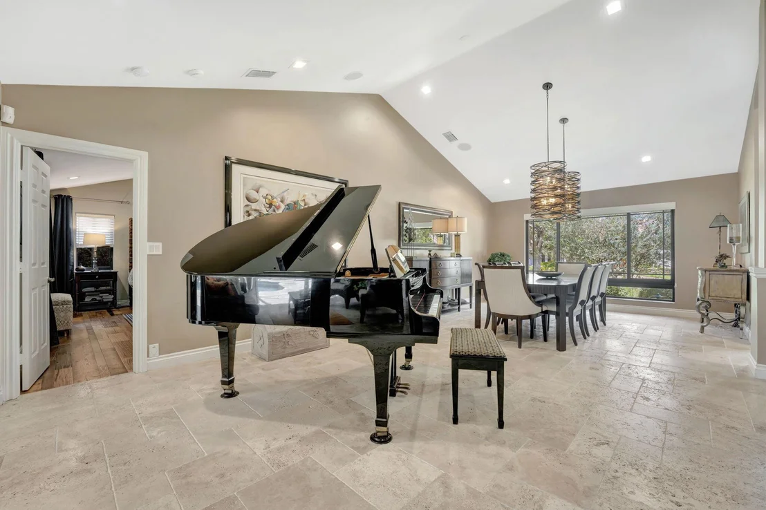 Photo of 3070 Equestrian Drive