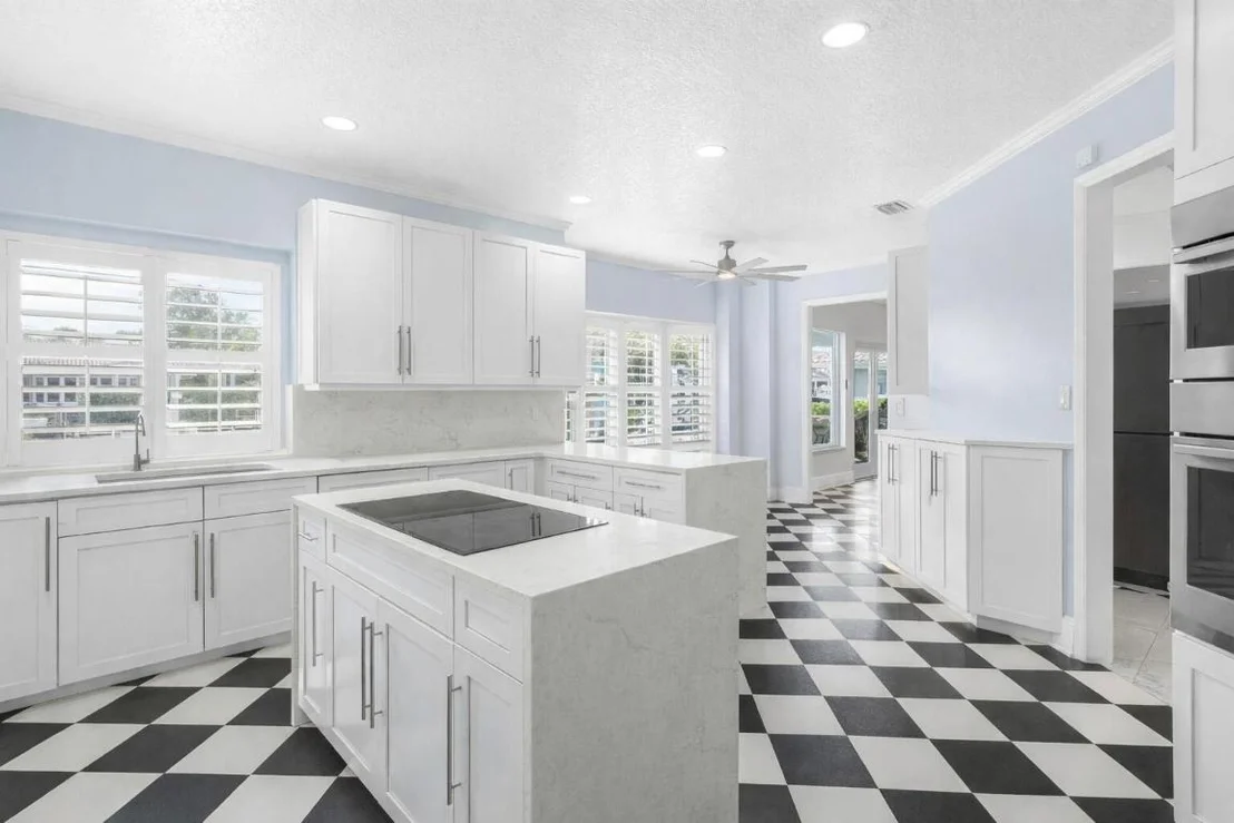 Photo of 678 Carriage Hill Lane