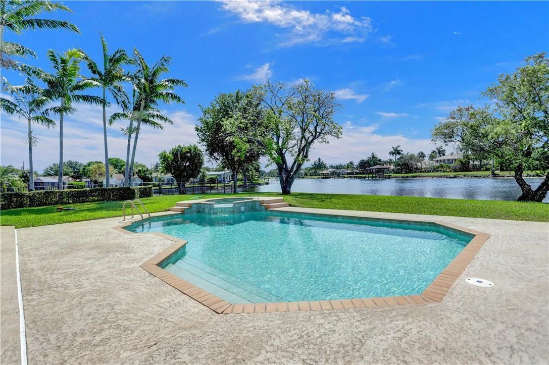Photo of 1300 Cormorant Road