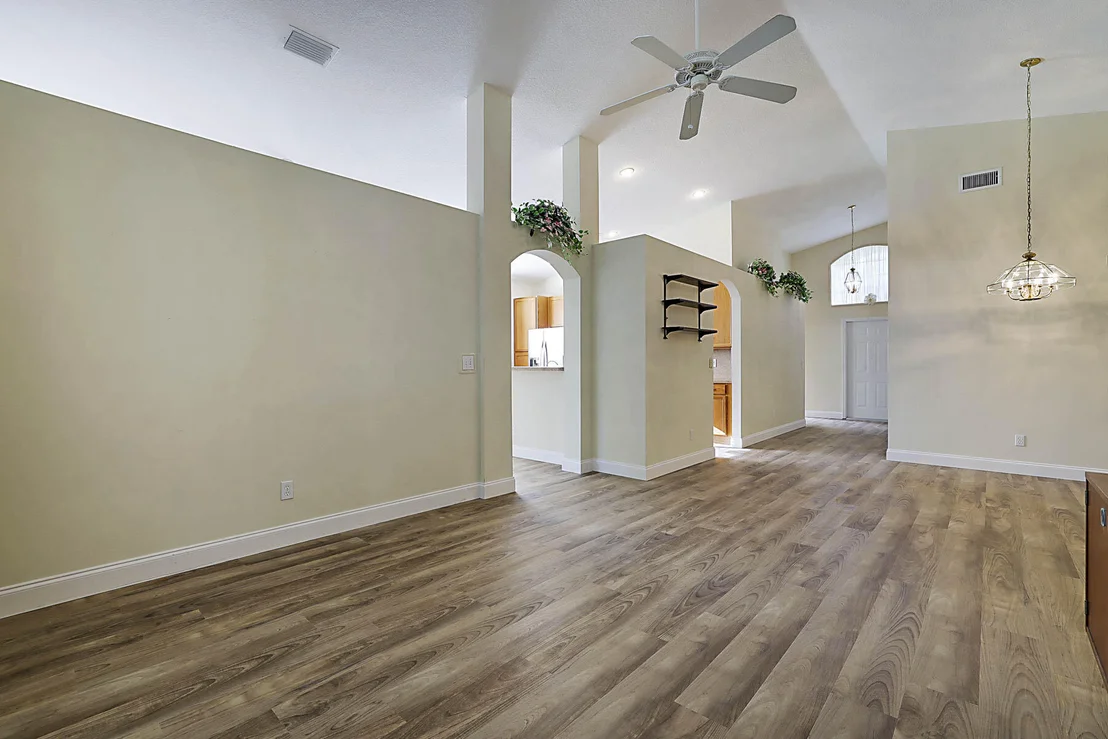 Photo of 7019 SE Twin Oaks Circle SE