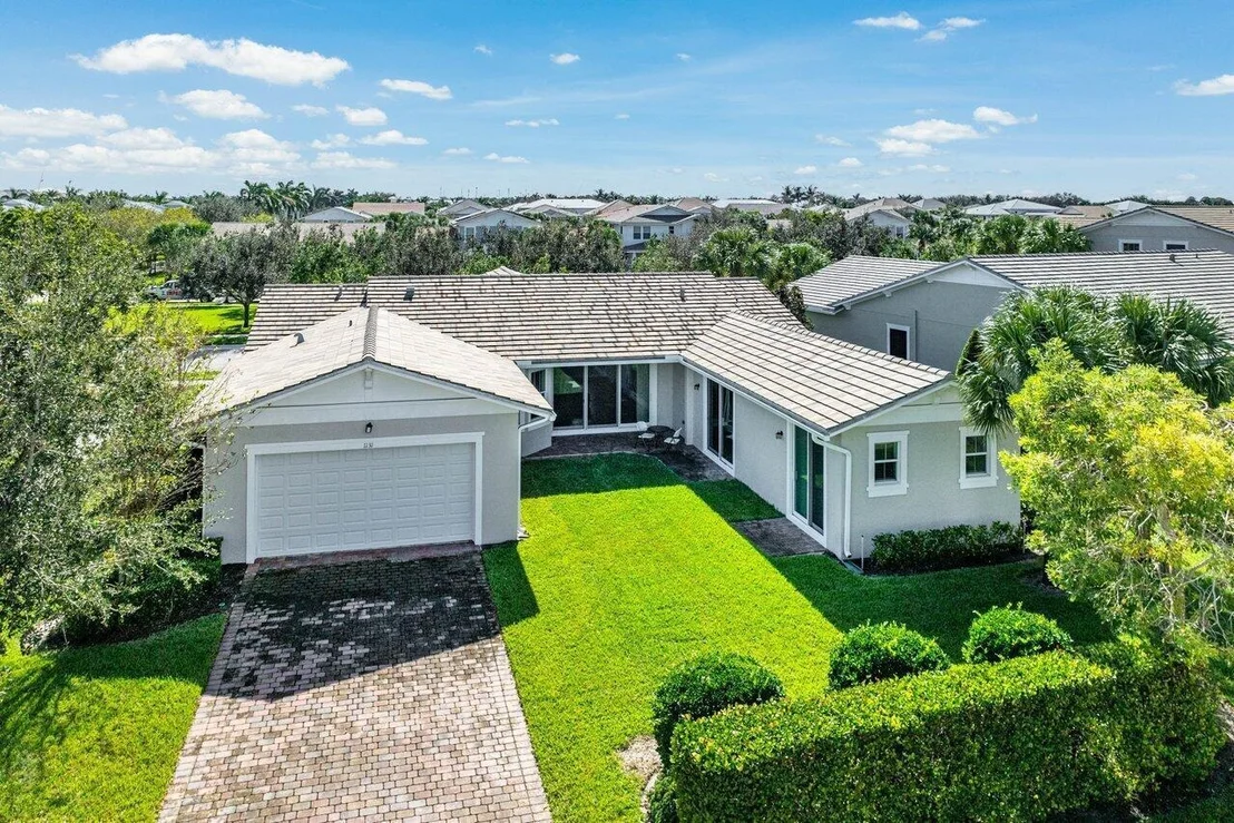 Photo of 1131 N Prescott Drive