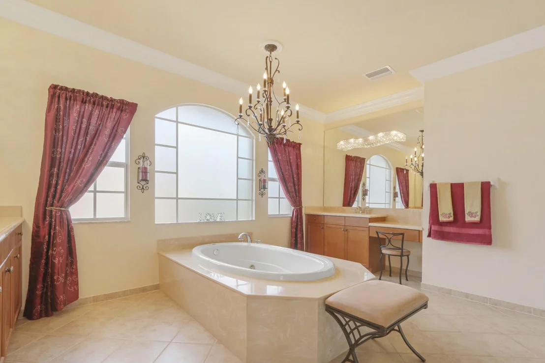 Photo of 533 Edgebrook Lane