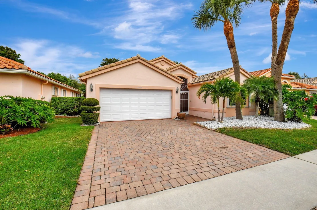 Photo of 5145 Glenville Drive