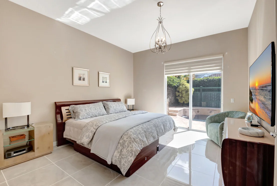 Photo of 4786 Temple Drive