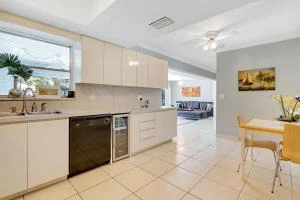 Photo of 660 SE 12th Terrace