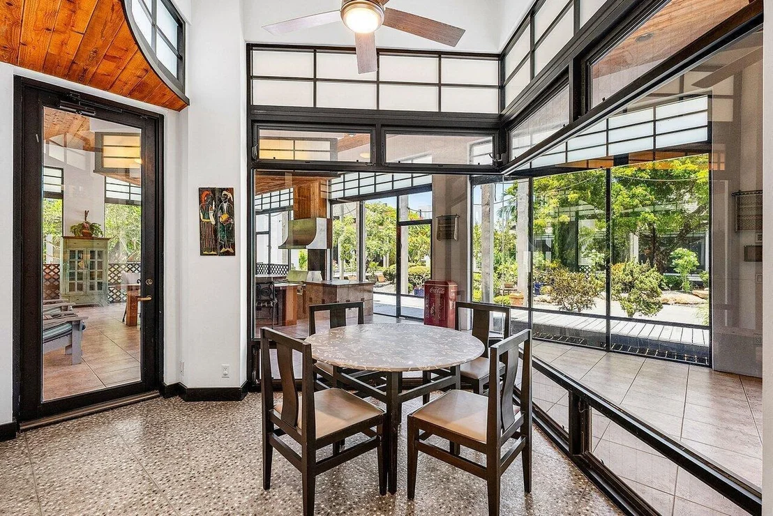 Photo of 8549 SURREY Lane