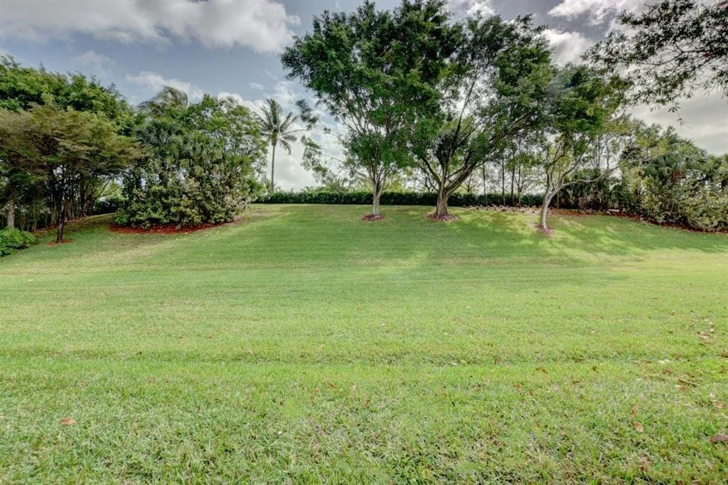 Photo of 7892 Charlemont Point