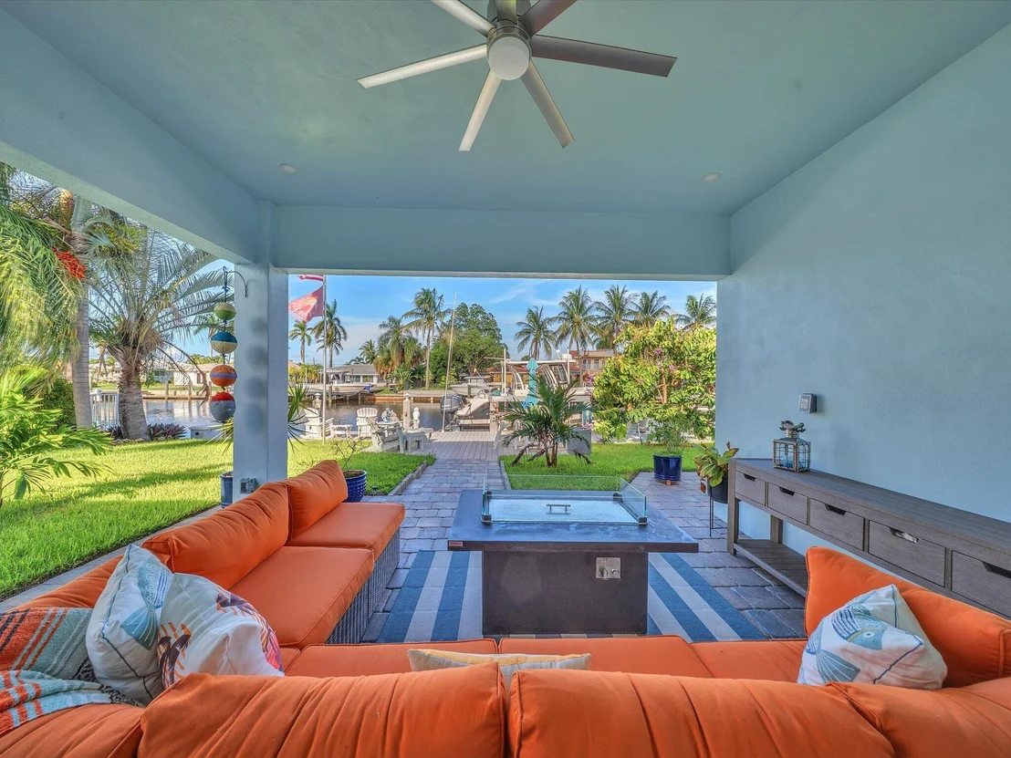 Photo of 380 SE 5th Avenue