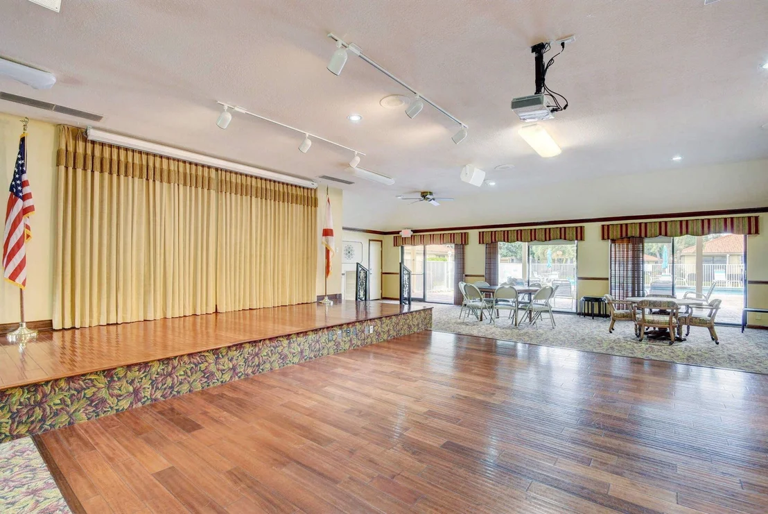 Photo of Unit A at 4555 Apple Tree Circle