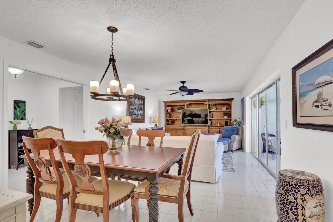 Photo of 36 SE Saddleback Road