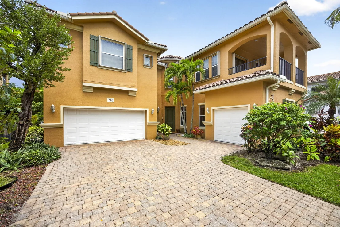 Photo of 742 Cresta Circle