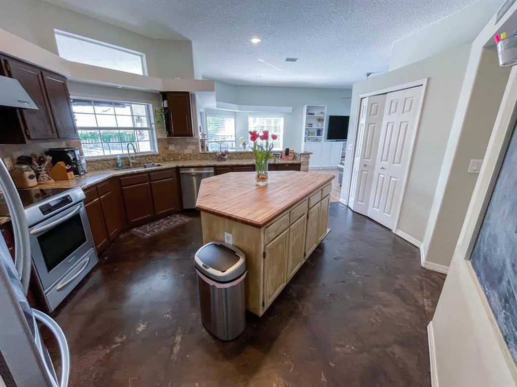 Photo of 5055 3rd Manor