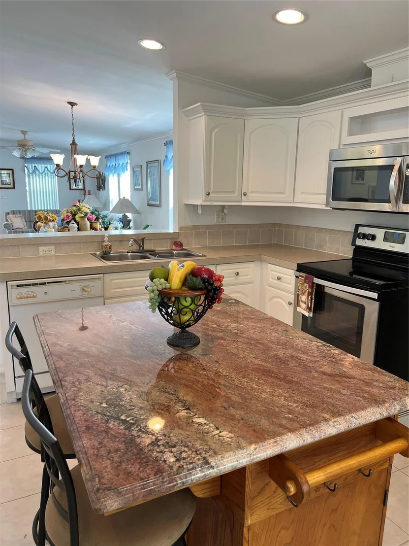 Photo of 4401 SW 10th Way
