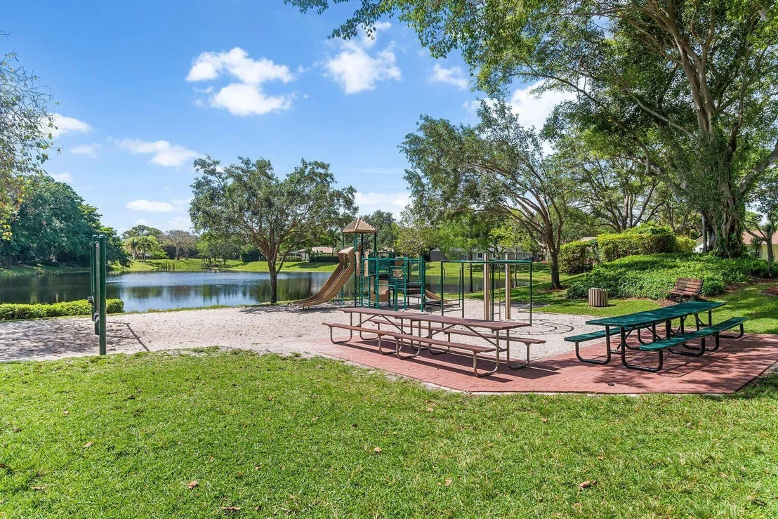 Photo of 2941 NW 24th Way
