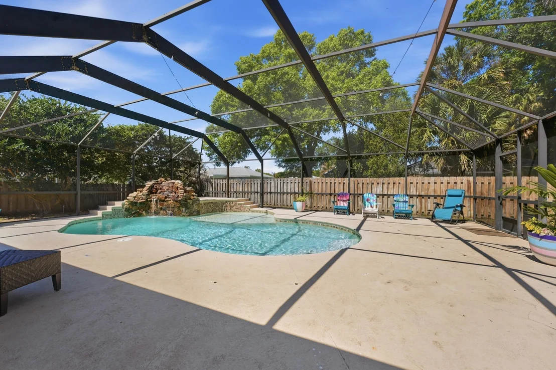 Photo of 15924 Laurel Oak Circle