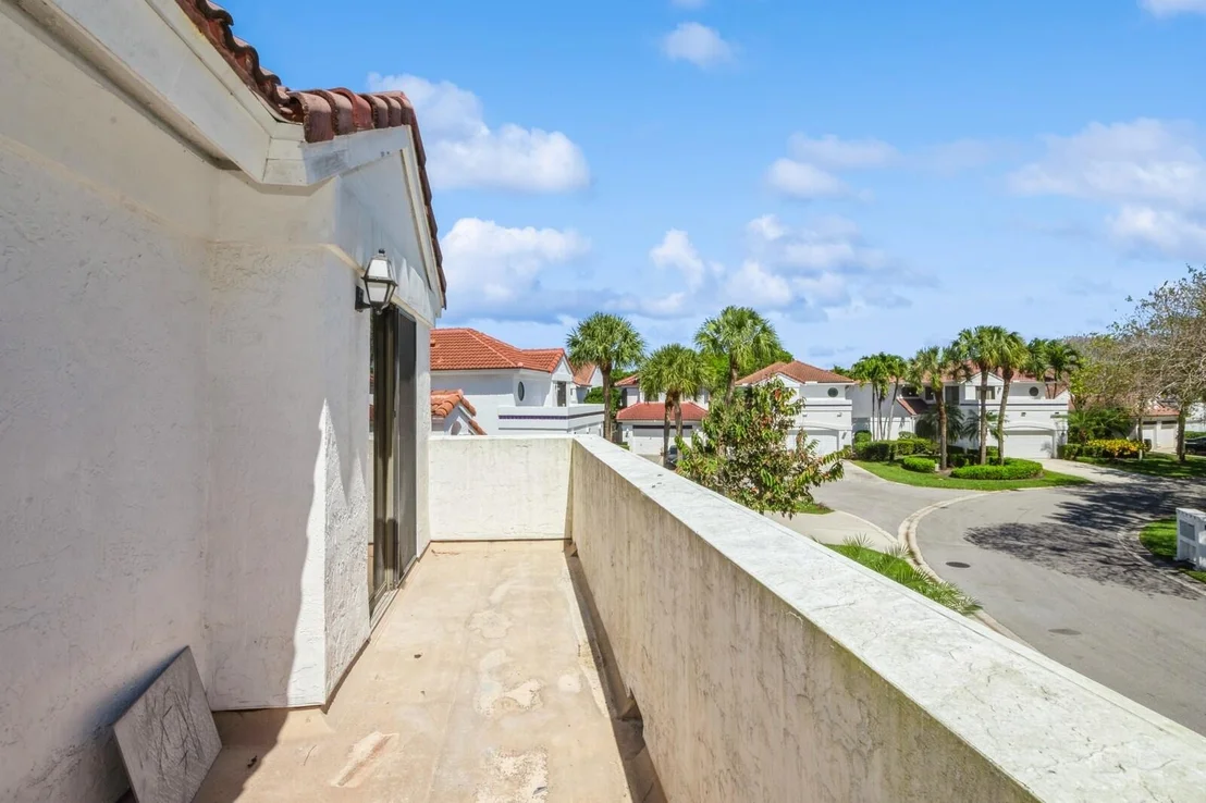 Photo of 5504 FOX HOLLOW Drive