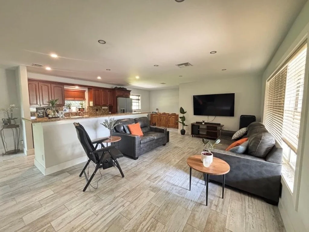 Photo of 11223 Sunset Boulevard