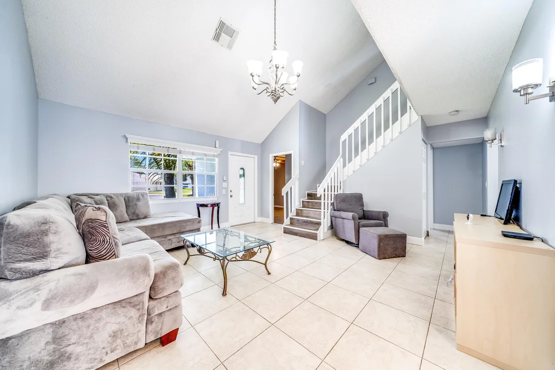 Photo of 5 Whitehall Way